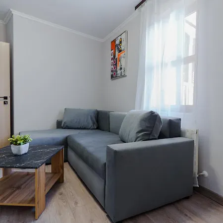 арбанашко село Hotel