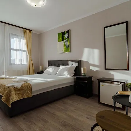 арбанашко село Hotel *