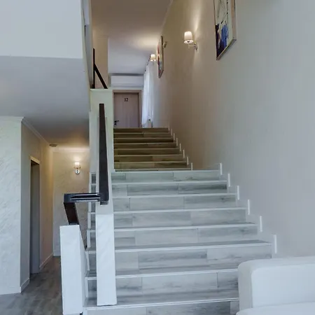 арбанашко село Хотел